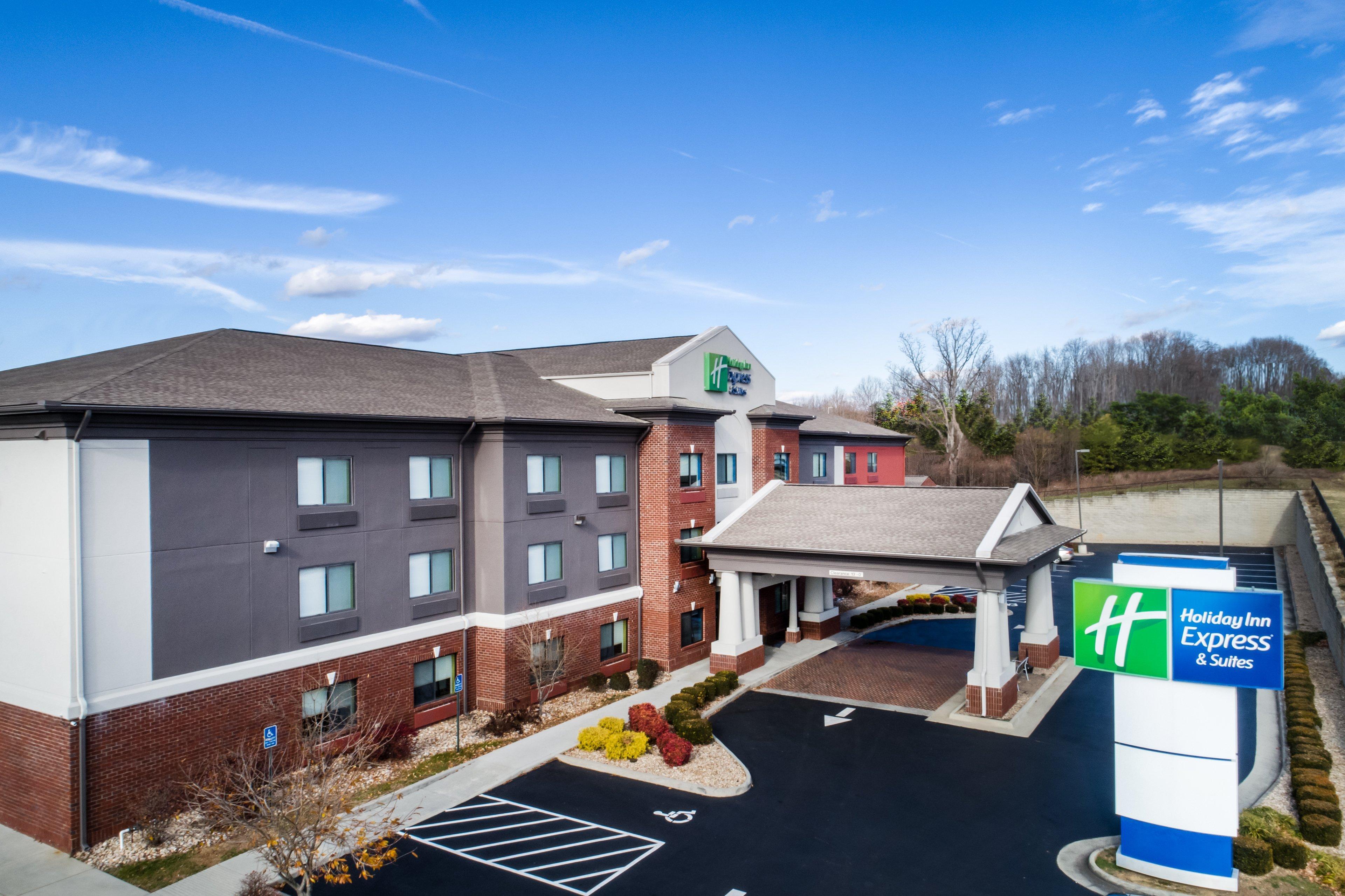 Holiday Inn Express & Suites Rocky Mount Smith Mountain Lake By Ihg Dış mekan fotoğraf