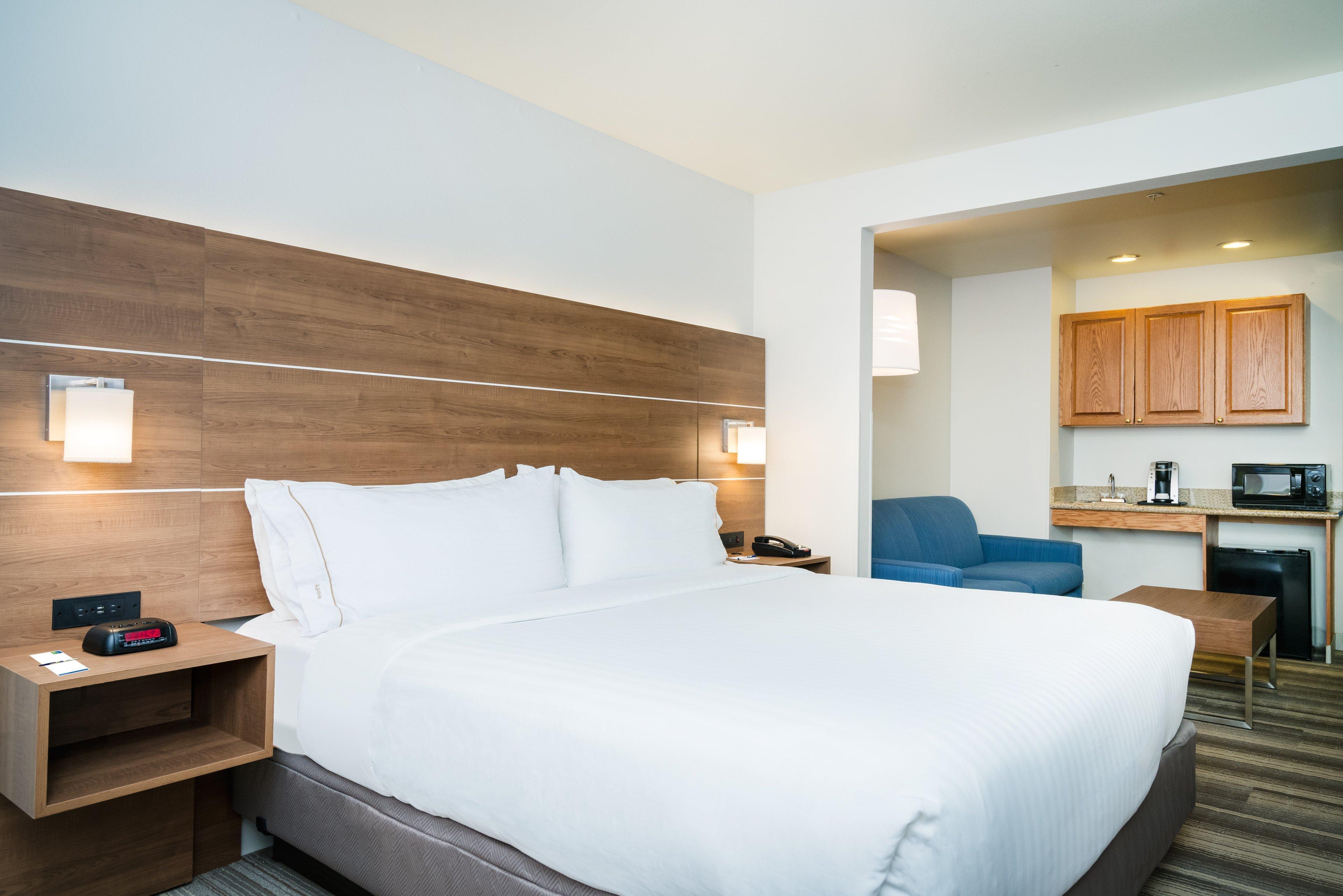 Holiday Inn Express & Suites Rocky Mount Smith Mountain Lake By Ihg Dış mekan fotoğraf