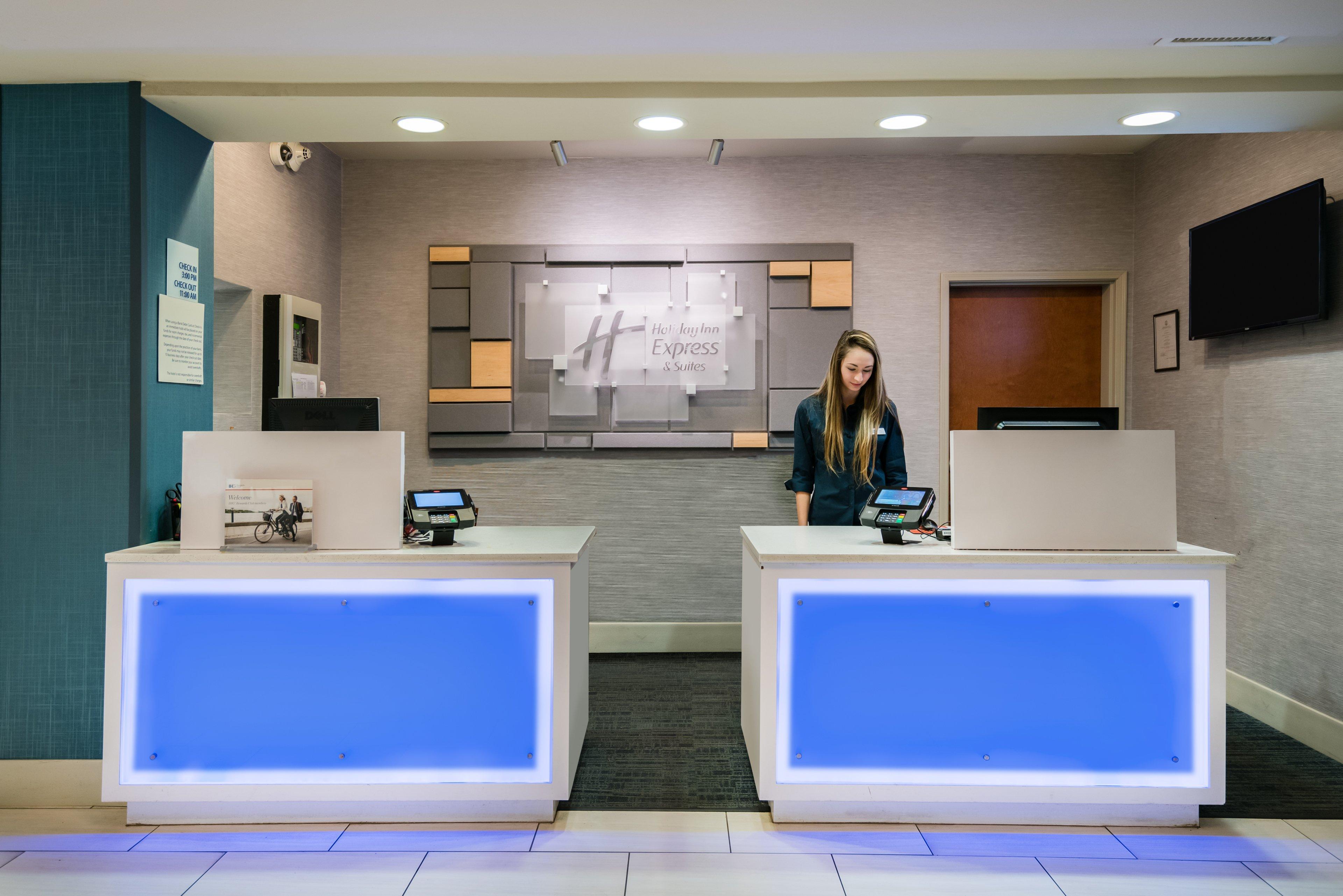 Holiday Inn Express & Suites Rocky Mount Smith Mountain Lake By Ihg Dış mekan fotoğraf