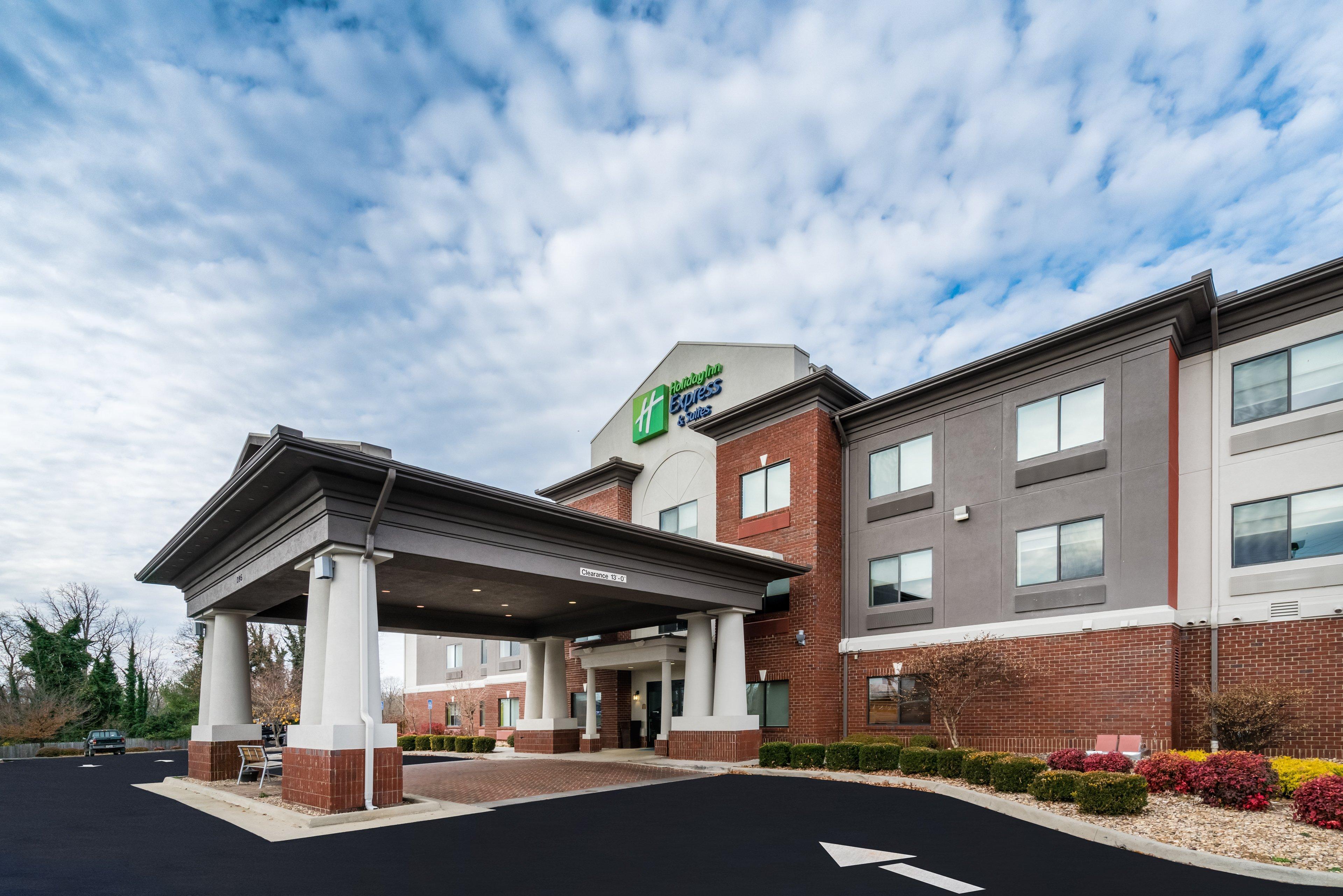 Holiday Inn Express & Suites Rocky Mount Smith Mountain Lake By Ihg Dış mekan fotoğraf