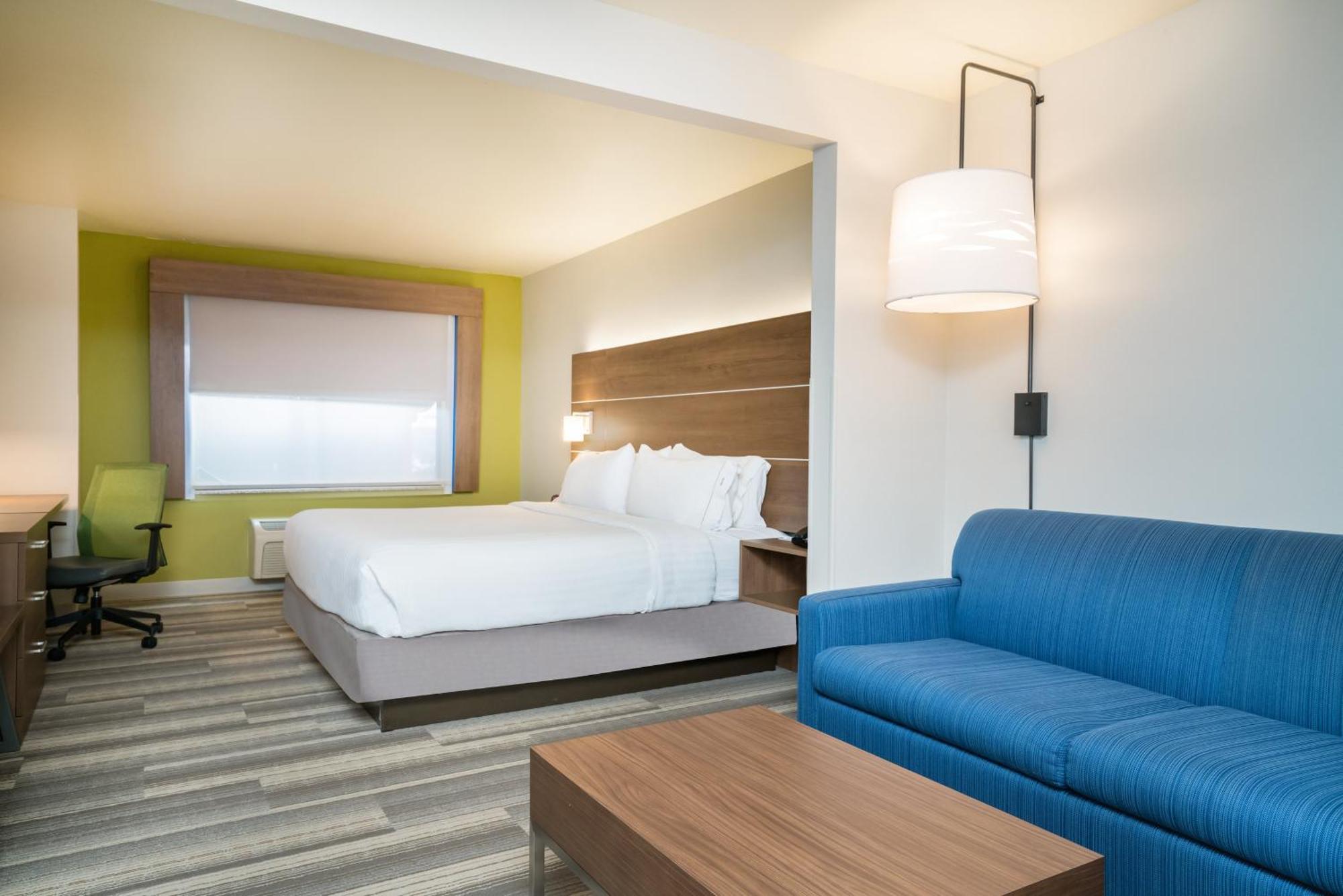 Holiday Inn Express & Suites Rocky Mount Smith Mountain Lake By Ihg Dış mekan fotoğraf