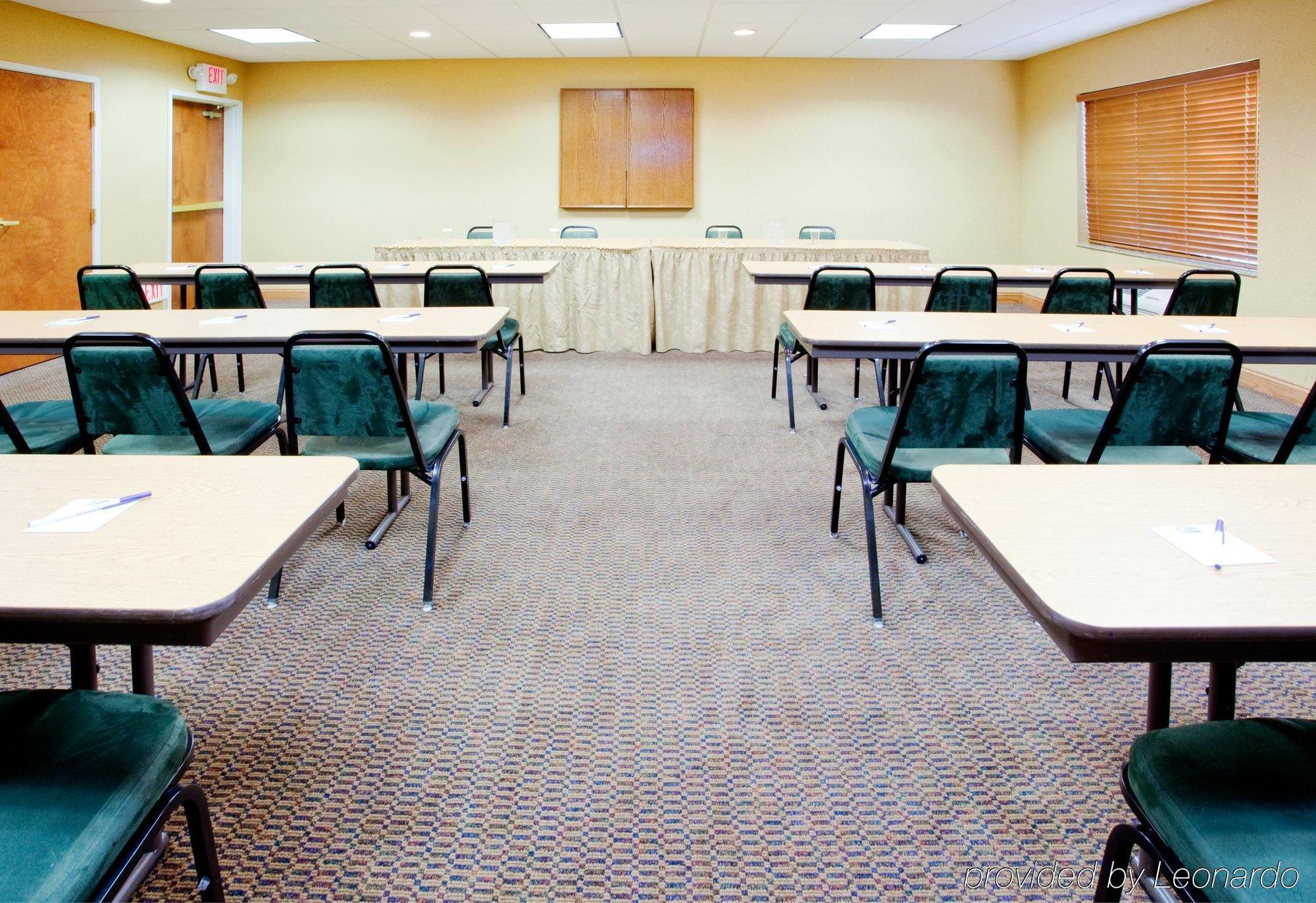 Holiday Inn Express & Suites Rocky Mount Smith Mountain Lake By Ihg Konforlar fotoğraf