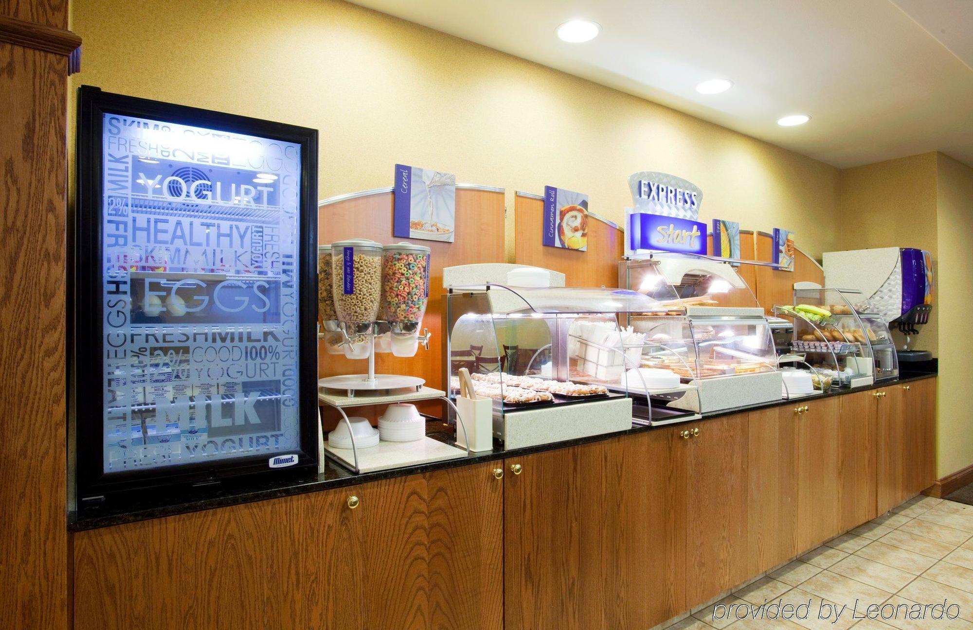 Holiday Inn Express & Suites Rocky Mount Smith Mountain Lake By Ihg Restoran fotoğraf