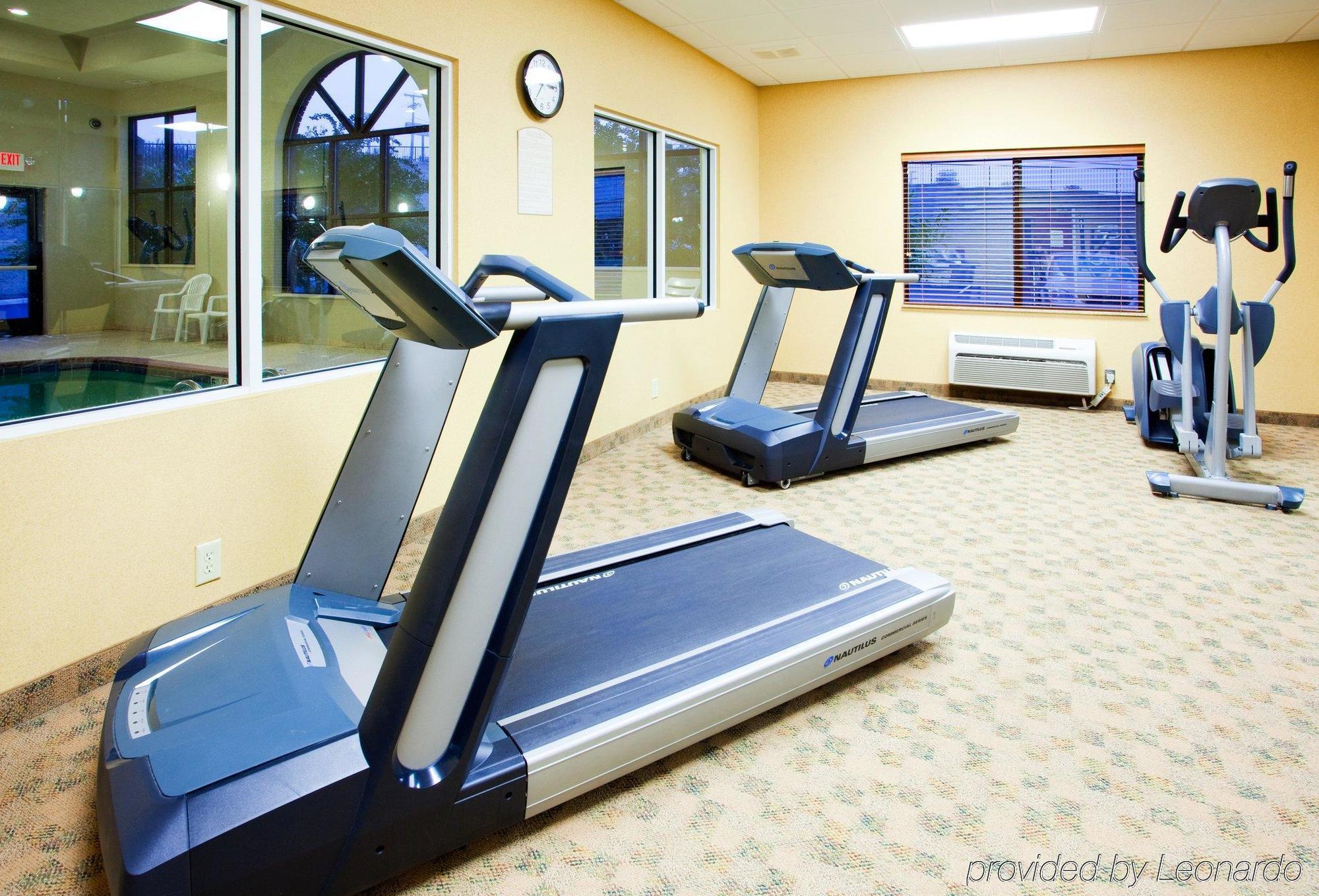 Holiday Inn Express & Suites Rocky Mount Smith Mountain Lake By Ihg Konforlar fotoğraf