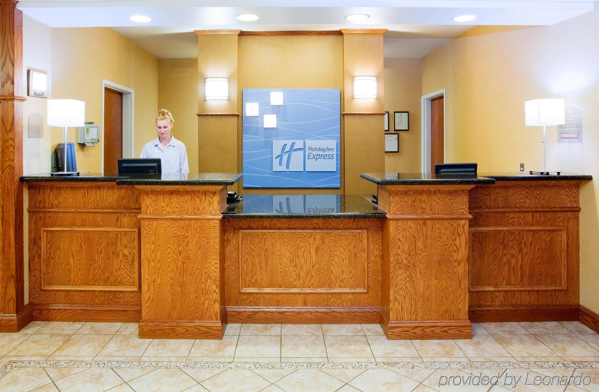 Holiday Inn Express & Suites Rocky Mount Smith Mountain Lake By Ihg İç mekan fotoğraf