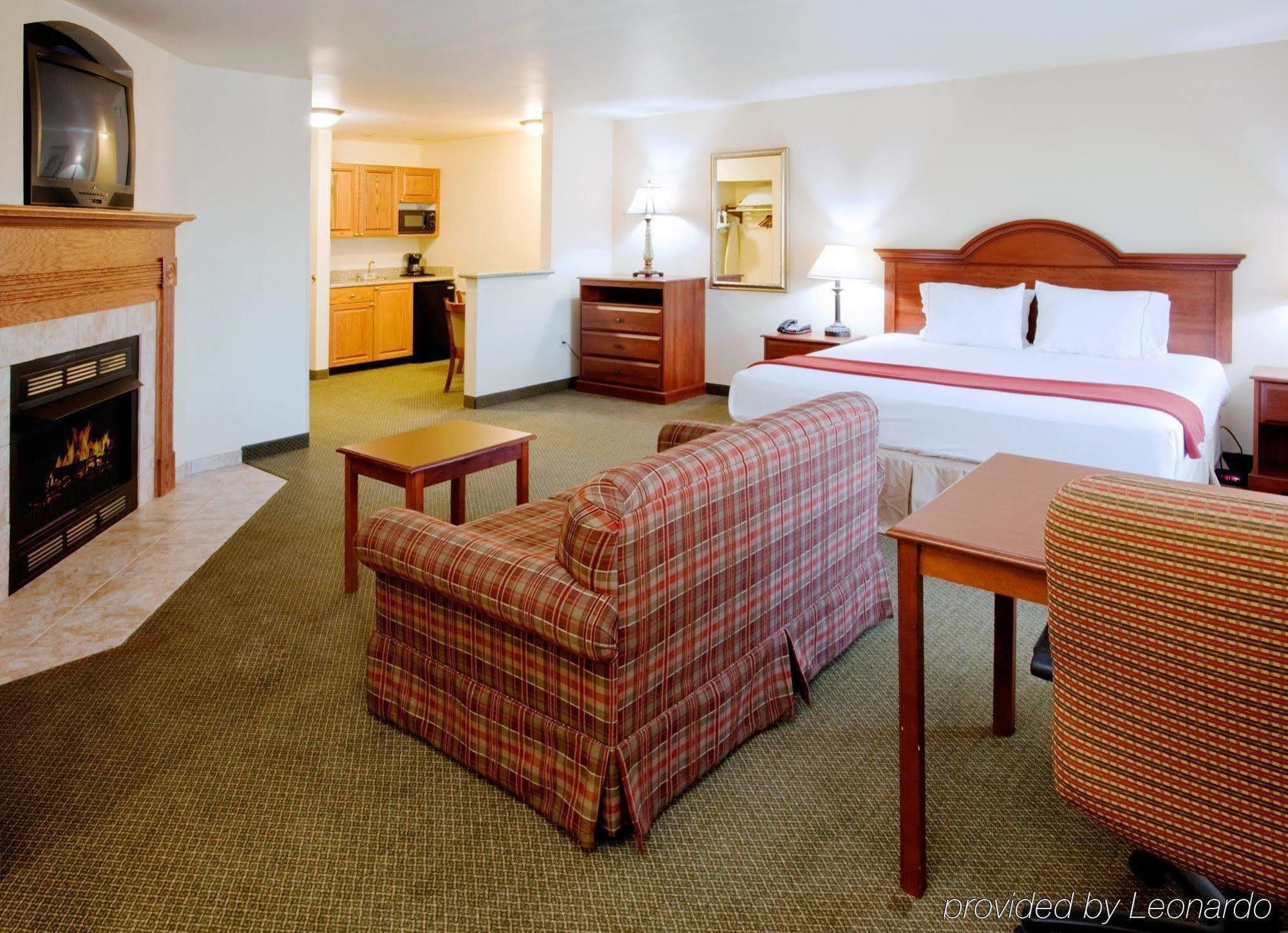 Holiday Inn Express & Suites Rocky Mount Smith Mountain Lake By Ihg Oda fotoğraf