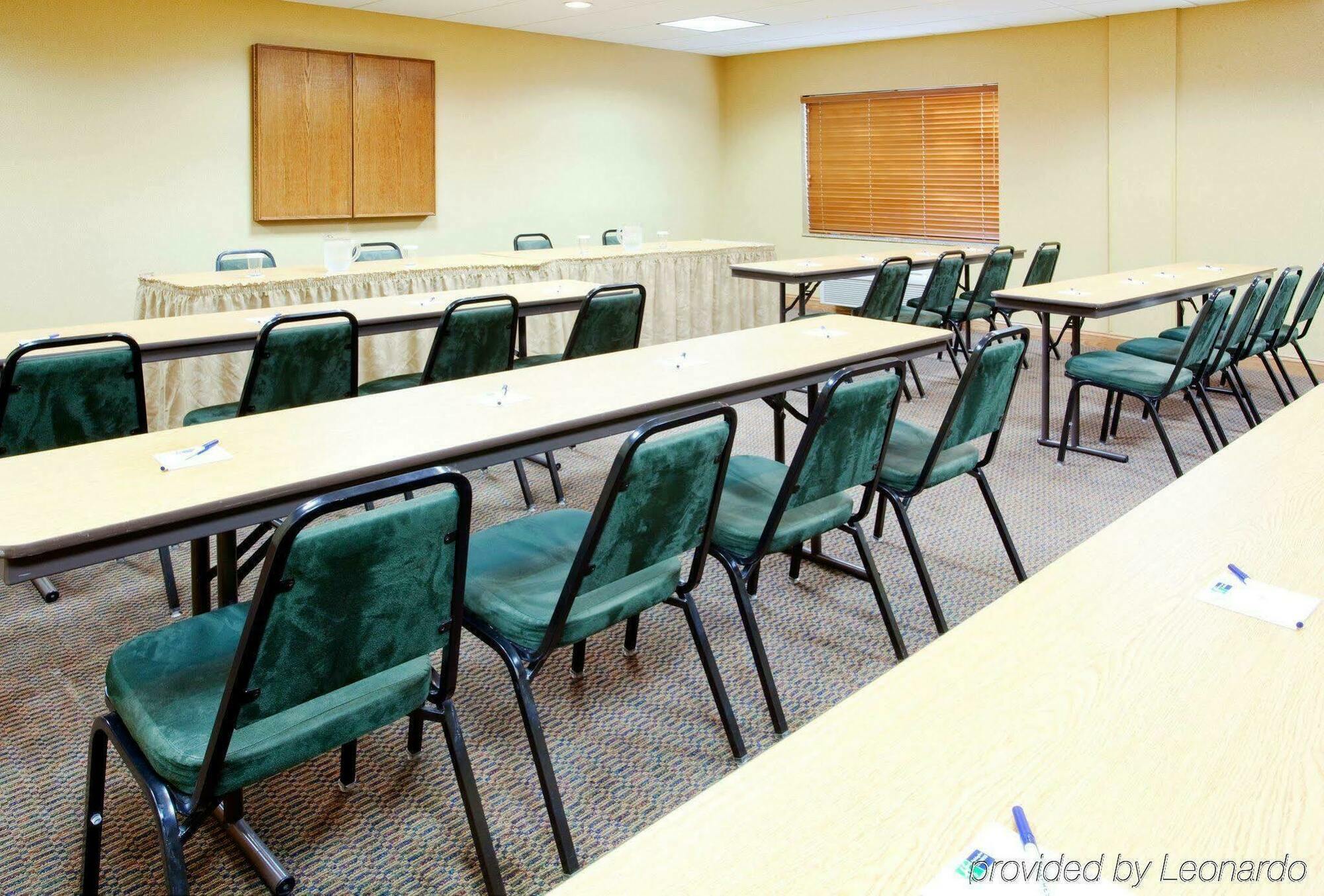 Holiday Inn Express & Suites Rocky Mount Smith Mountain Lake By Ihg Konforlar fotoğraf