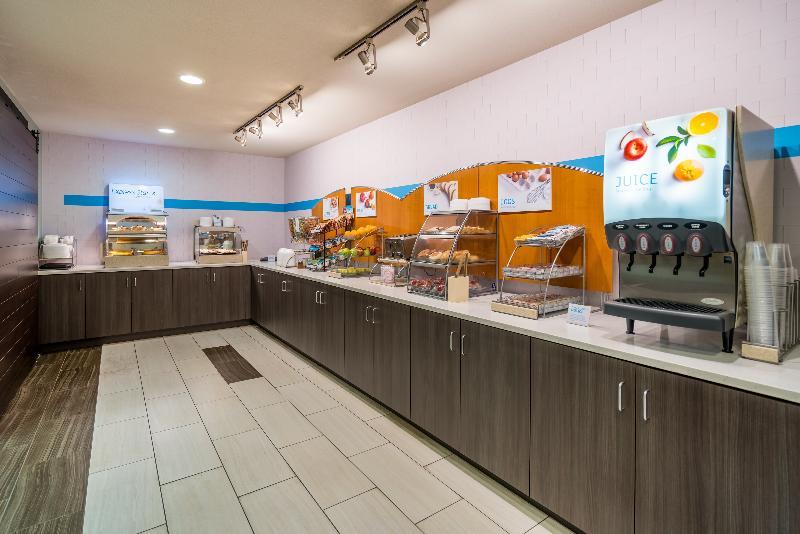 Holiday Inn Express & Suites Rocky Mount Smith Mountain Lake By Ihg Dış mekan fotoğraf